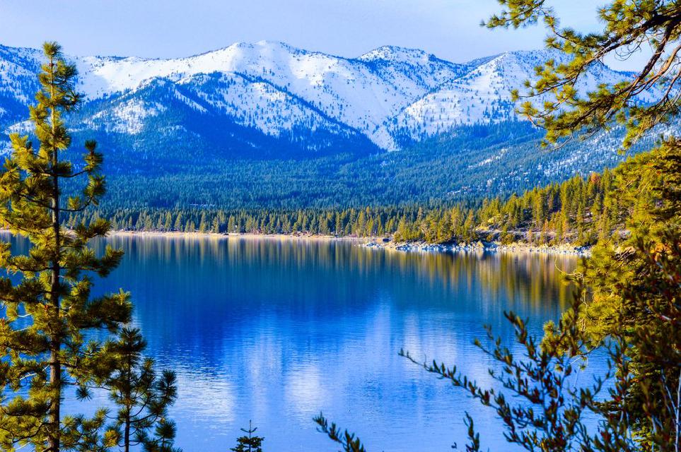 The Traveler's Guide to Labor Day Weekend: City Escapes, Lakeside Retreats & More
